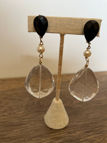 Black onyx pearl and crystal quartz earring